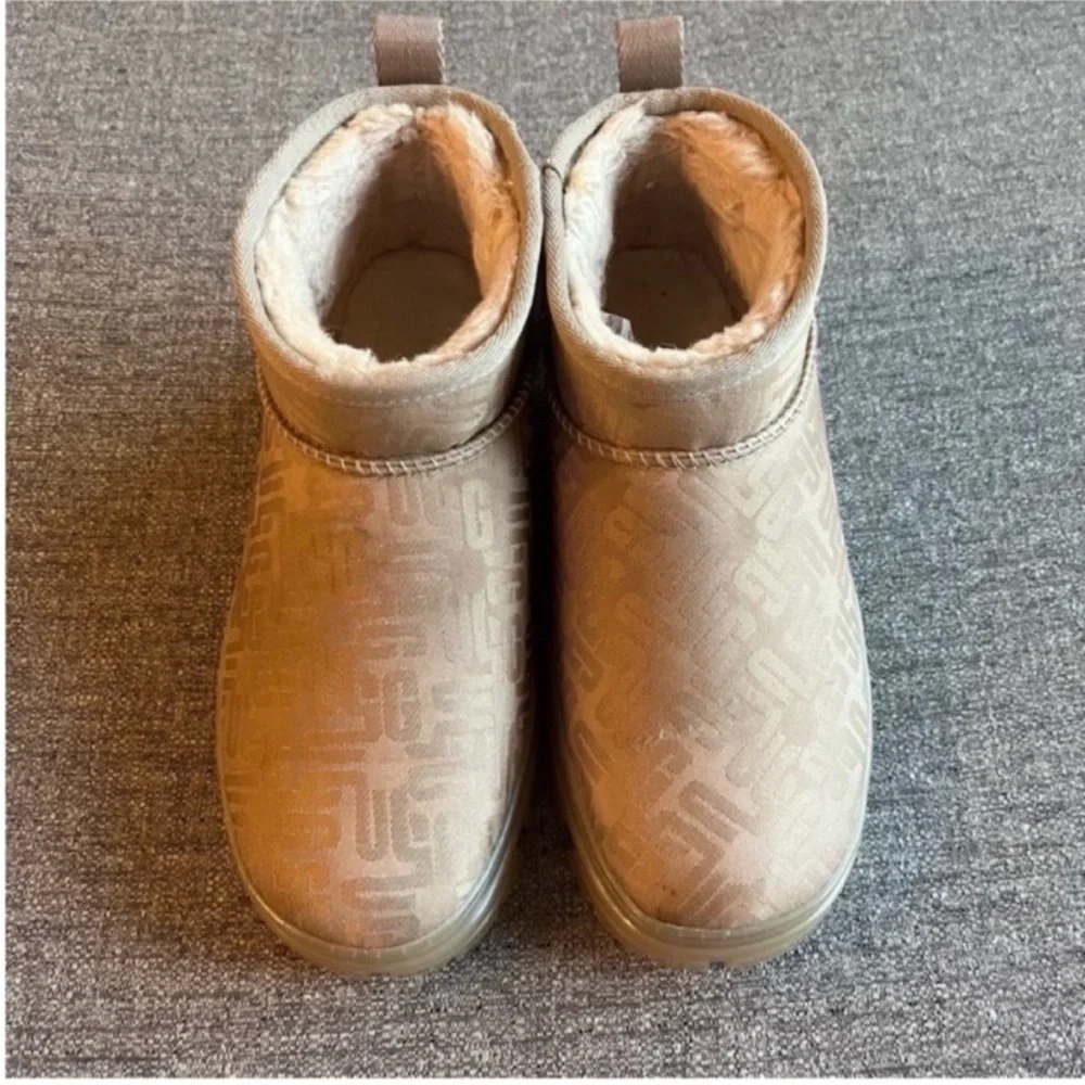 UGG Classic Ultra Mini Monogram - Picture 3 of 13
